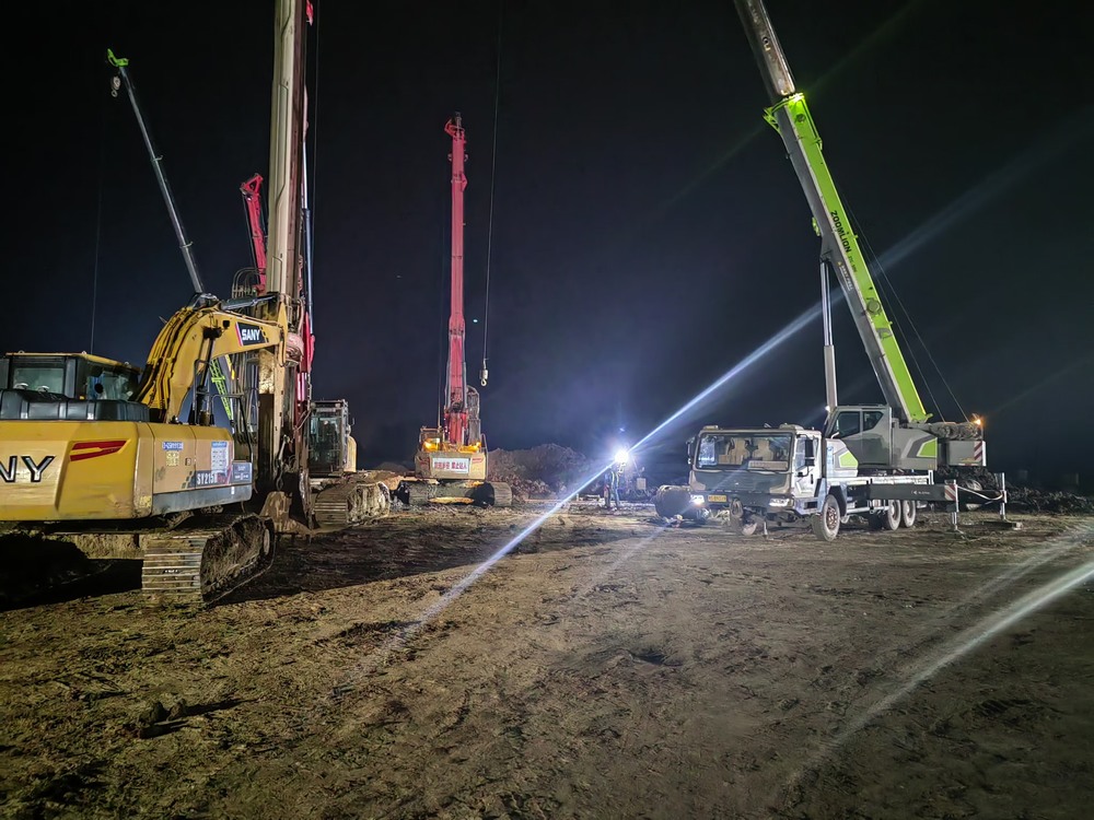 陜煤建設(shè)韓城分公司土建四項(xiàng)目部：夜幕下的奮斗，鑄就精品工程輝煌篇章