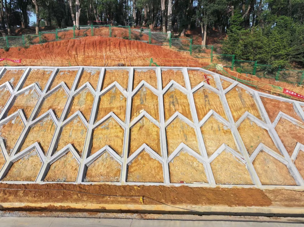 陜煤建設(shè)西北分公司：攻堅(jiān)克難啃“骨頭”、邊坡治理顯成效