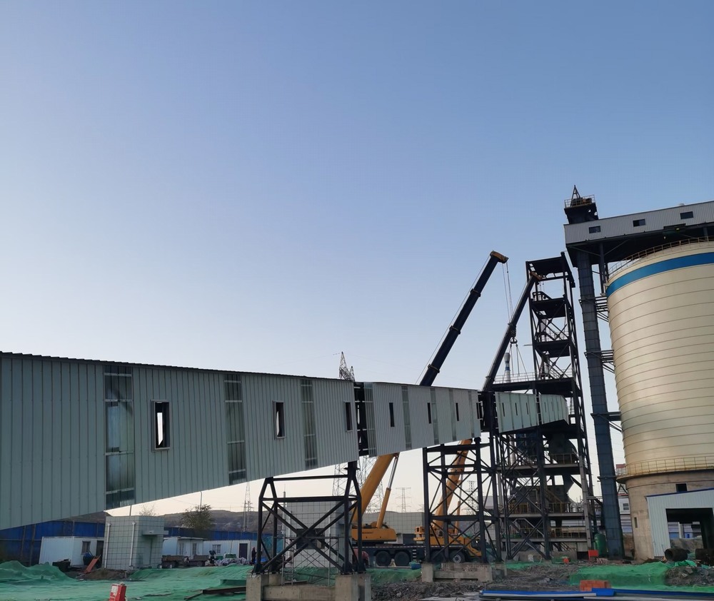 陜煤建設(shè)天工公司土建第二十五項(xiàng)目部：細(xì)化“人、材、機(jī)”管理，助力棧橋順利吊裝