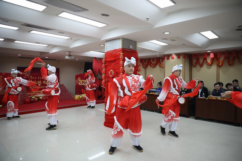 陜煤建設(shè)路橋分公司開(kāi)展“話安全、慶元旦、迎新春”游藝聯(lián)歡會(huì)